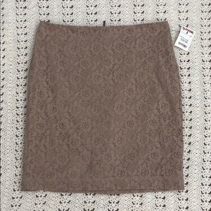 LAST CHANCE NWT Cynthia Rowley lace skirt size 4